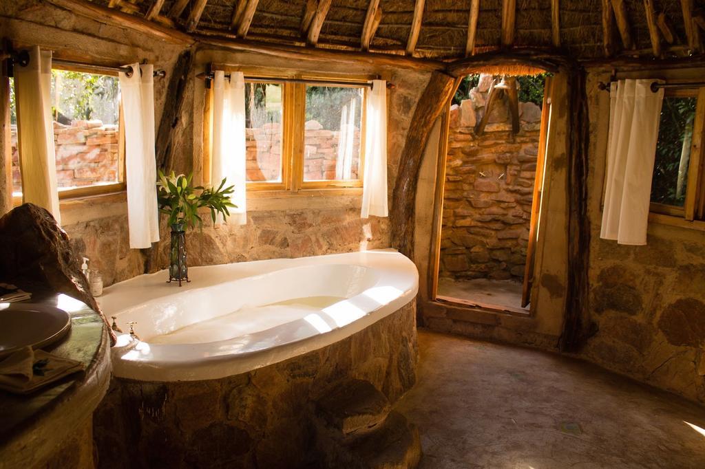 House In The Wild Guest House มาไซมารา ภายนอก รูปภาพ